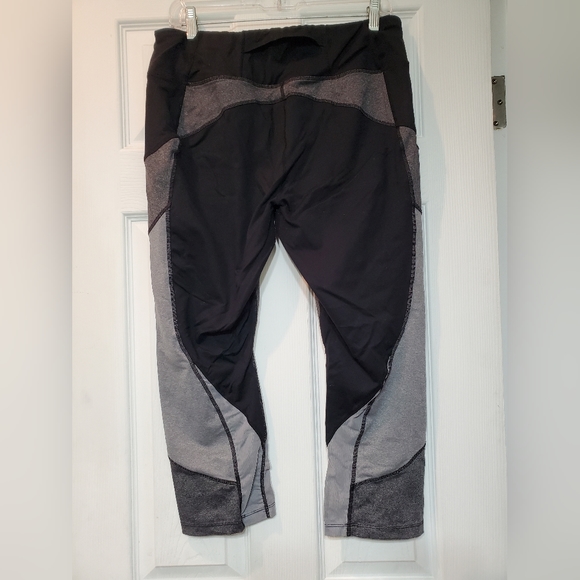 Avia Workout Crop Leggings - Picture 3 of 5